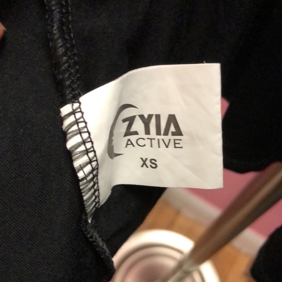 XS Backless Zyia Top, In black. - Picture 3 of 3